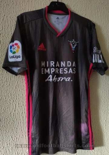 Mirandés Away football shirt 2019 - 2020