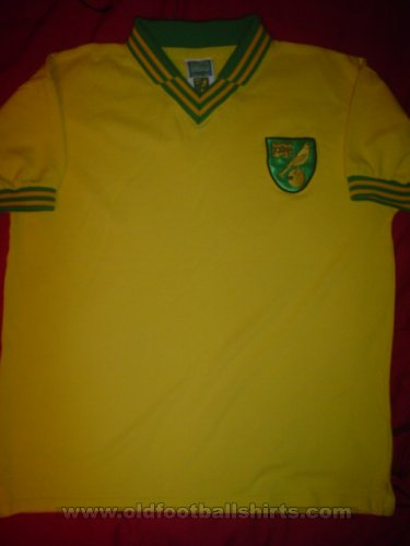 Norwich City Retro Replicas football shirt 1975 - 1976