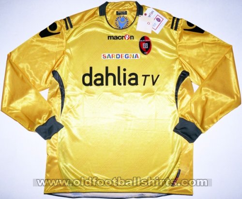 Cagliari Goalkeeper football shirt 2010 - 2011