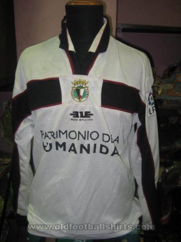 Burgos CF Home baju bolasepak 2001 - 2002