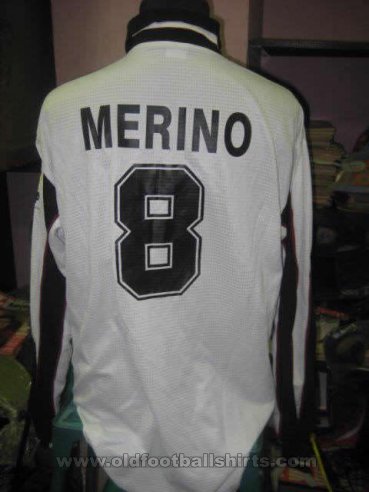 Burgos CF Home baju bolasepak 2001 - 2002