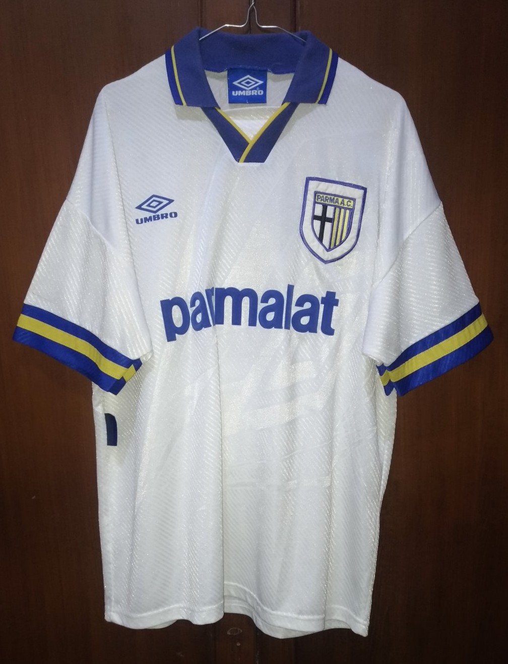 Zola 10 Parma 1993-1996 Home Football Nameset for shirt 