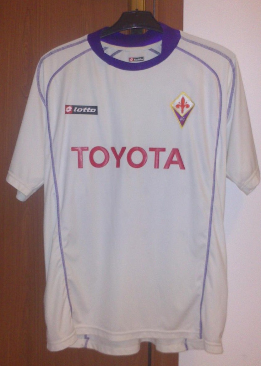 Nuova maglia Fiorentina 2023/2024, le divise da casa e trasferta della