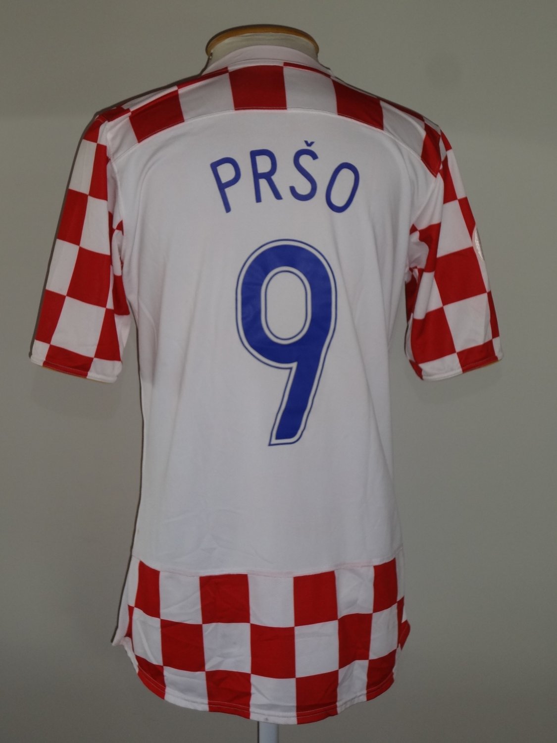Croatia Home Football Shirt 2006 2008 croatia-home-football-shirt-2006-2008