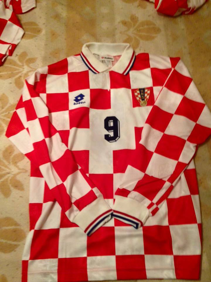 XL SIGNED Davor SUKER Croatia 1996 Jersey Home Lotto Mint Condition
