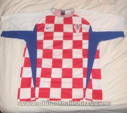 Croatia Home football shirt 2002 - 2004