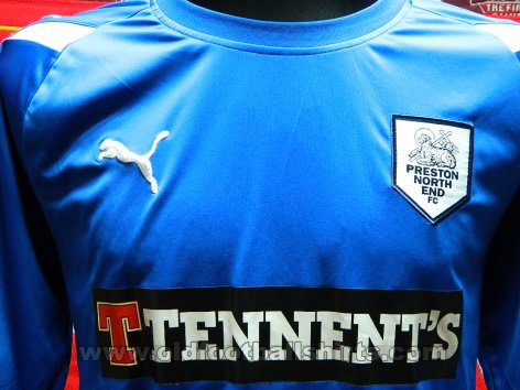 Preston North End Training/Leisure football shirt 2010 - 2011