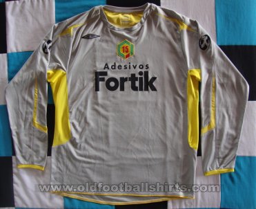 Clube 15 de Novembro Goalkeeper football shirt 2006 - 2008