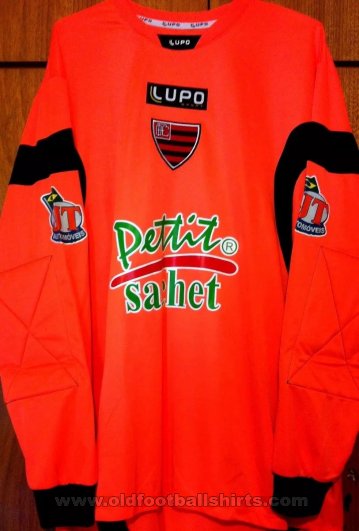 Oeste Futebol Clube Goalkeeper football shirt 2012