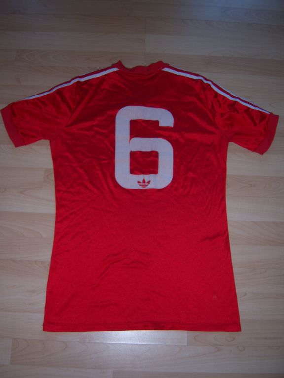 Queens Park Rangers Cup Shirt football shirt 1982. Sponsored by no sponsor