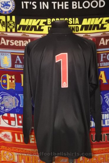 Queens Park Rangers Goalkeeper football shirt 2001 - 2002