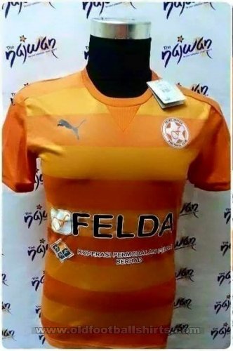 Felda United FC Home football shirt 2015