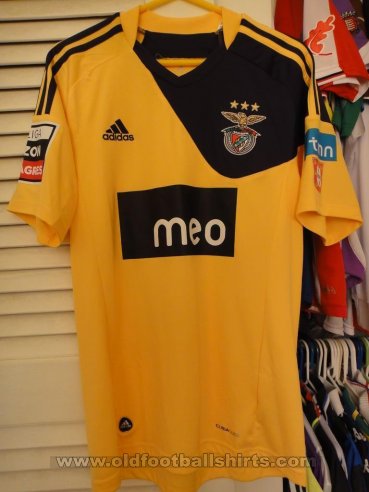 Benfica Away football shirt 2010 - 2011