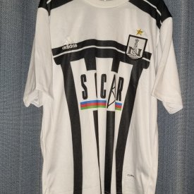 Neftchi Baku PFC Home football shirt (unknown year) sponsored by Socar