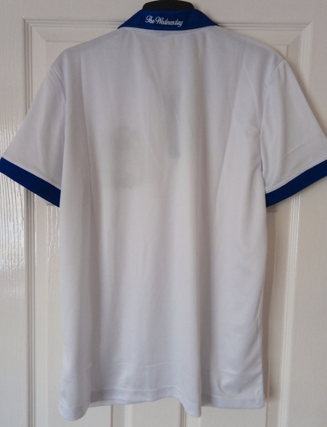 SHEFFIELD MERCREDI RARE BADGE SUPPORTERS DE FOOTBALL en BLANC