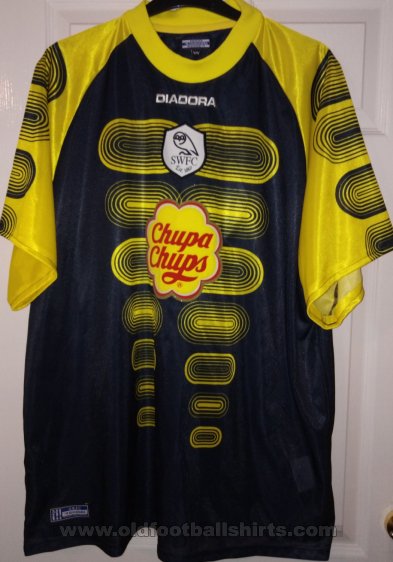 Sheffield Wednesday Goalkeeper football shirt 2001 - 2003