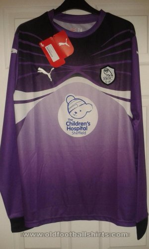 Sheffield Wednesday Goalkeeper football shirt 2010 - 2011