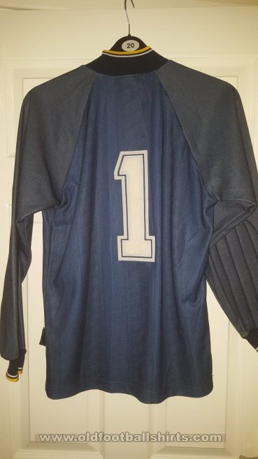 Sheffield Wednesday Goalkeeper football shirt 1995 - 1996
