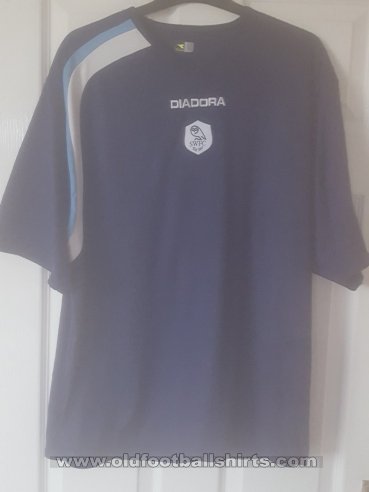 Sheffield Wednesday Training/Leisure football shirt 2001 - 2003