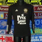 Home football shirt 2001 - 2002