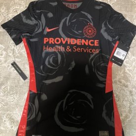 Portland Thorns FC Home football shirt 2020 - 2021 sponsored by Providence