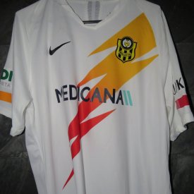 Yeni Malatyaspor Home football shirt 2020 - 2021 sponsored by Medicana