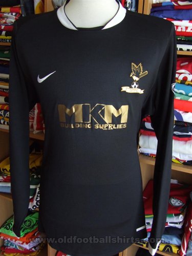 Dereham Town FC Home football shirt (unknown year)