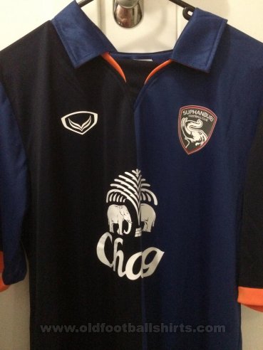 Suphanburi F.C. Home football shirt 2014 - 2015