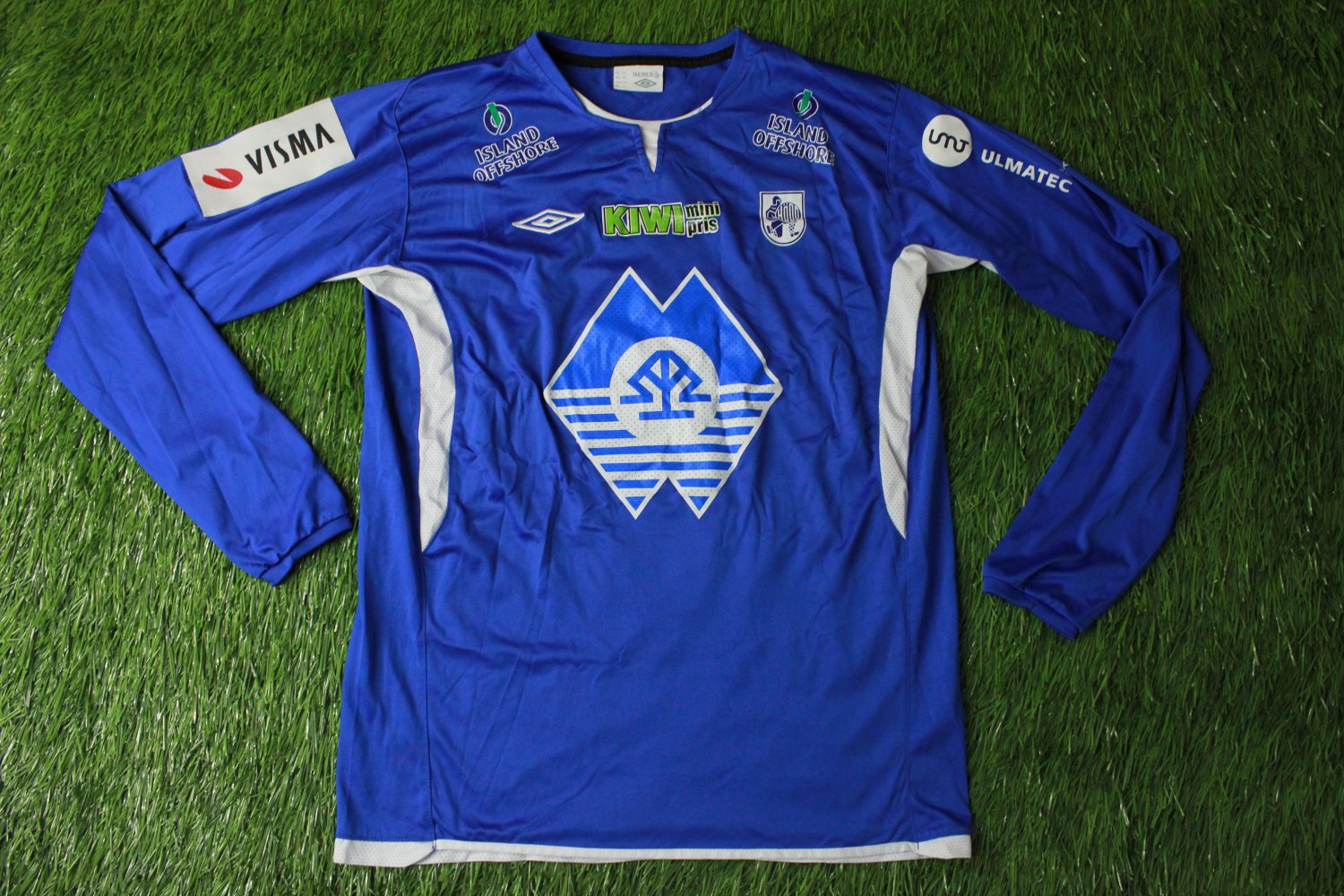 IL Hodd Home football shirt 2013 - 2014