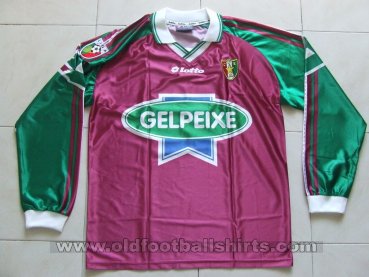 Estrela da Amadora Home football shirt 2004 - 2005