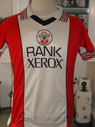 Southampton Home voetbalshirt  1980 - 1983