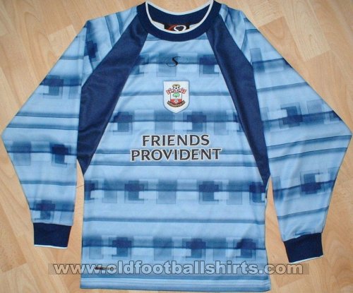 Southampton Goalkeeper football shirt 2003 - 2005