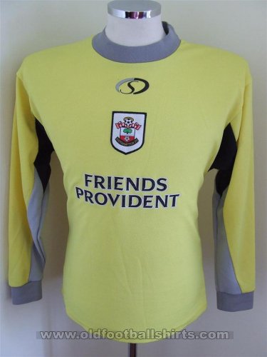 Southampton Goalkeeper football shirt 2000 - 2002