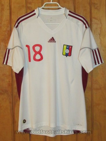 Venezuela Μακριά φανέλα ποδόσφαιρου 2011 - 2012