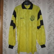 Away football shirt (unknown year)