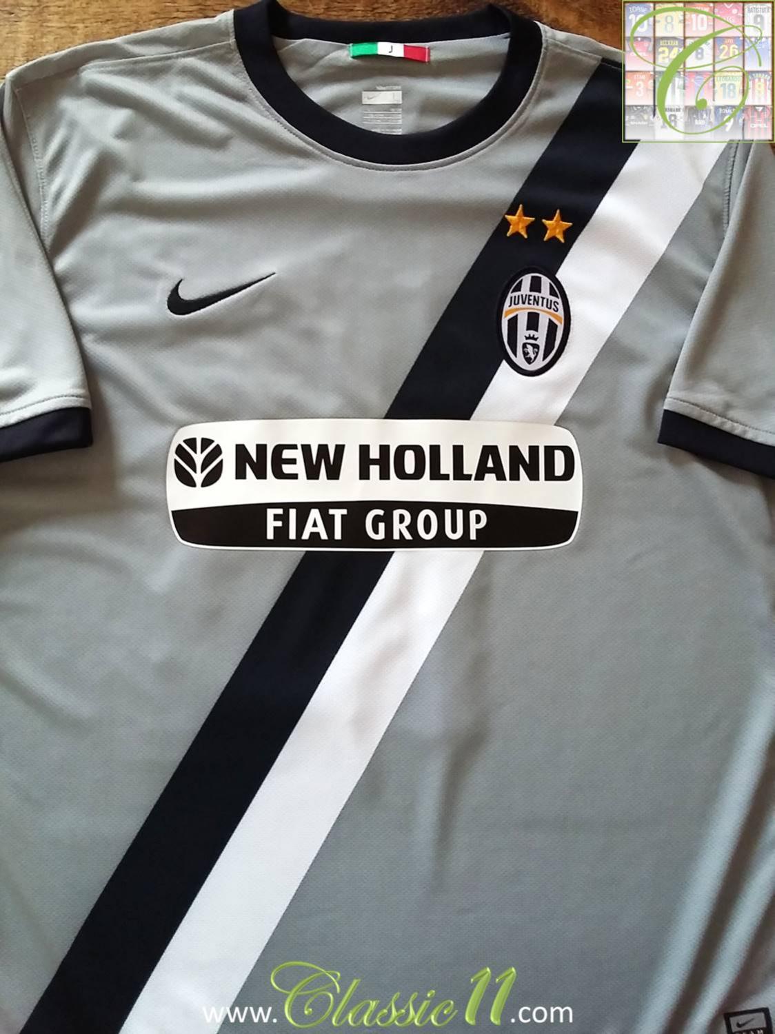 Juventus Выездная футболка 2009 - 2010. Sponsored by New Holland