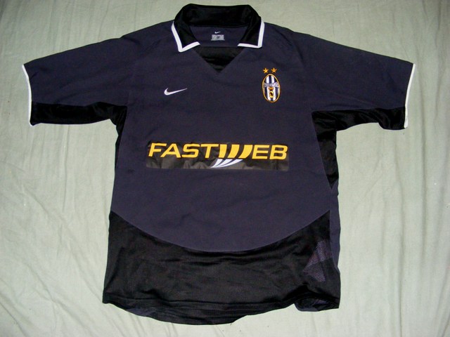 Juventus Troisième Maillot de foot 2003 - 2004.