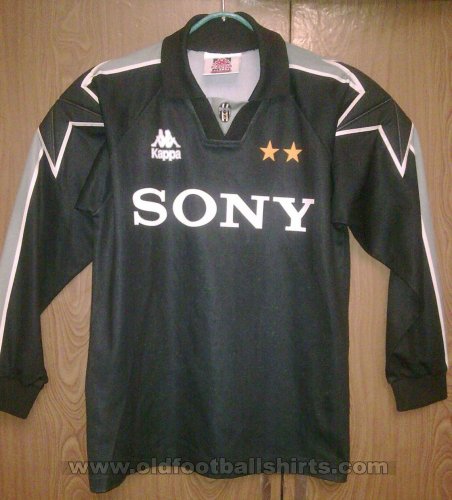 Juventus Goalkeeper football shirt 1996 - 1997