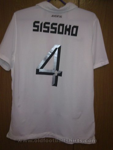 Juventus Fora camisa de futebol 2010 - 2011