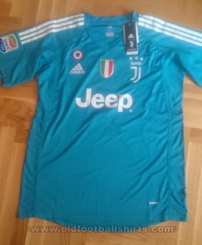 Juventus Goalkeeper football shirt 2017 - 2018