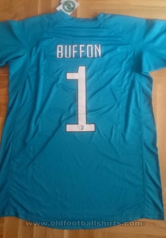 Juventus Goalkeeper football shirt 2017 - 2018