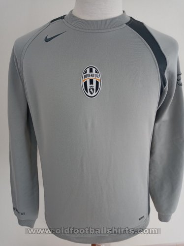 Juventus Training/Leisure football shirt 2004 - 2005