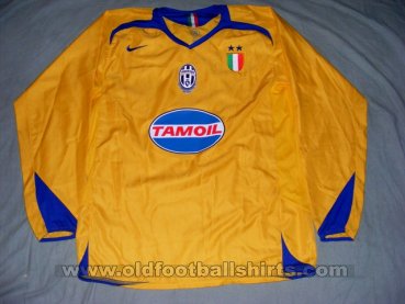 Juventus Üçüncü futbol forması 2005 - 2006