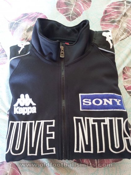 Juventus Training/Leisure football shirt 1995 - 1996