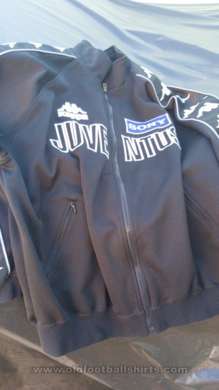 Juventus Training/Leisure football shirt 1995 - 1996