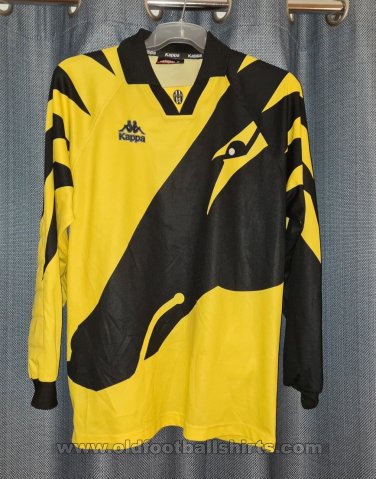Juventus Goalkeeper football shirt 1996 - 1997