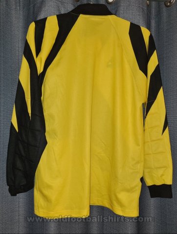 Juventus Goalkeeper football shirt 1996 - 1997