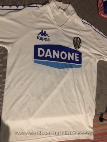 Juventus Training/Leisure football shirt 1992 - 1993