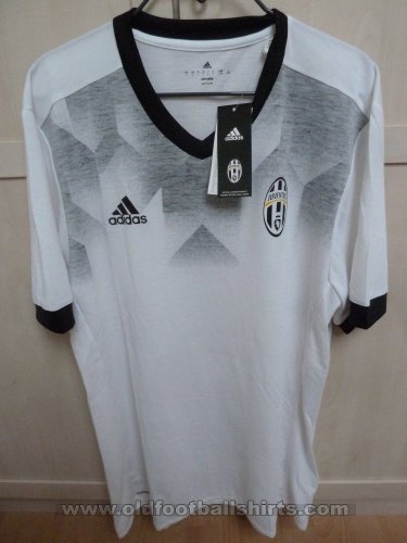Juventus Training/Leisure football shirt 2016 - 2017