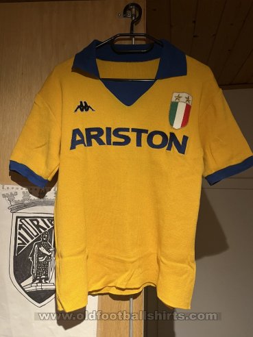 Juventus Away football shirt 1984 - 1985